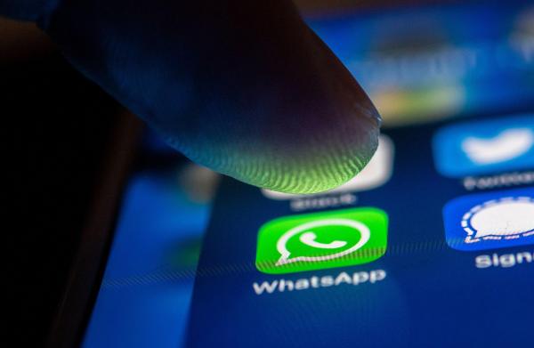 O nouă înșelăciune pe WhatsApp: "Trimite repede, nu spune la nimeni"