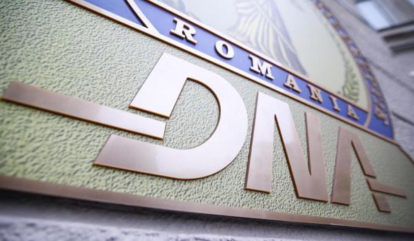 Percheziţii DNA la Compania de Apă Braşov şi la politicieni într-un dosar de mită şi trafic de influenţă