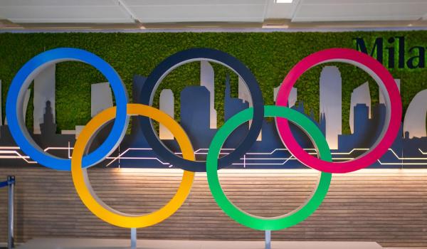 Sportivii din Rusia pot participa la Jocurile Olimpice de iarnă 2026 doar sub un steag neutru