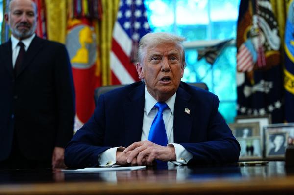 Donald Trump a semnat decretul: "Antifa", desemnată oficial organizație teroristă și anarhistă