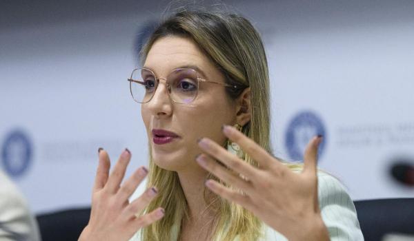 Scandal pe hidrocentrala Paşcani: Daniel Zamfir spune că ministra USR va ceda presiunii PSD "cu sula-n coastă"