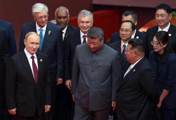 Trump crede că Rusia, China şi Coreea de Nord conspiră împotriva SUA. "Marea întrebare" pusă lui Xi Jinping