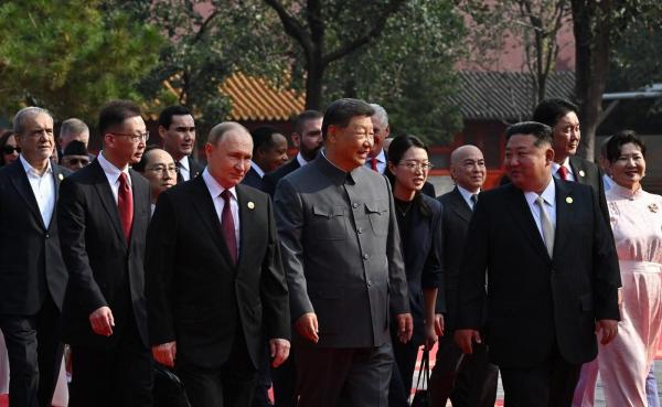 Răspunsul Kremlinului pentru Tump: "Putin nu conspiră împotriva SUA cu Xi şi Kim"