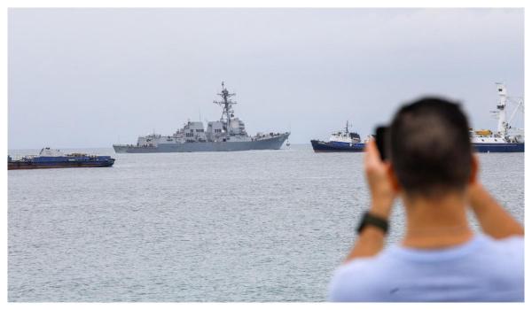 Trump a trimis nave de război în Caraibe. Armata SUA a lovit ambarcațiunea unor traficanți. Reacția lui Maduro