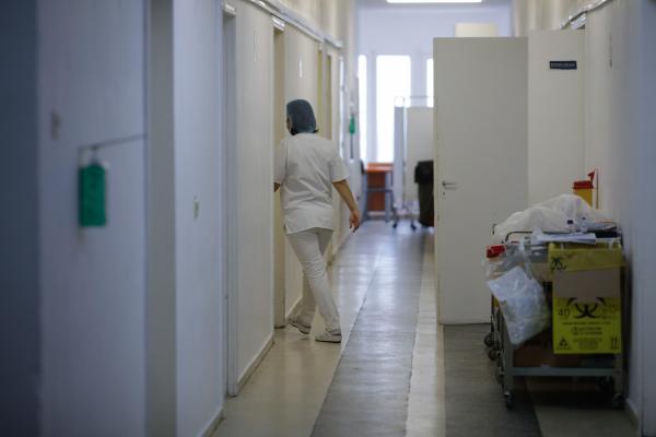 GHID: Cum îşi pot plăti contribuţia la sănătate cei care au rămas fără asigurare de la 1 septembrie