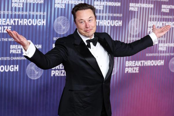 Tesla îl va face pe Elon Musk primul trilionar din lume. Condiţiile în care va primi 1.000 de miliarde de $