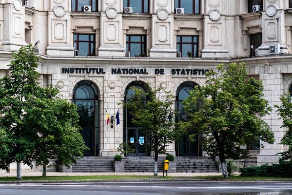 INS: Exporturile României au crescut cu aproape 4% în 2025. Deficitul comercial, în scădere faţă de 2024