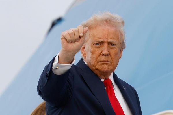 Trump: Continuați protestele. Ajutorul este pe drum. Am anulat toate întâlnirile cu oficialii iranieni