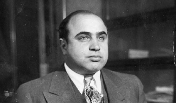 Pe 17 ianuarie 1899 se năştea gangsterul american Al Capone