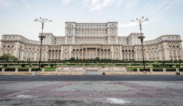 Alimentarea cu apă a Palatului Parlamentului, întreruptă timp de 3 zile. Precizările Apa Nova