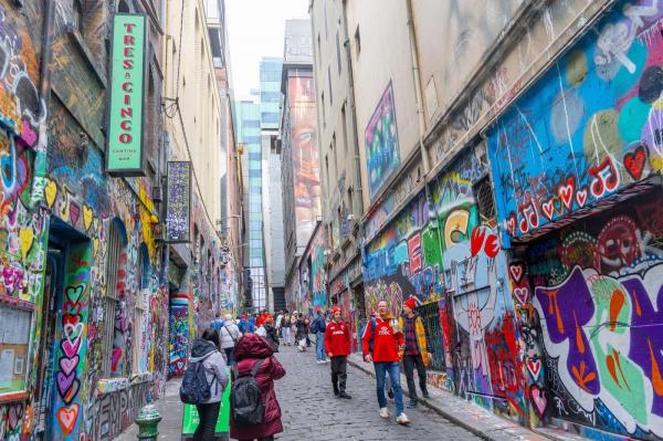 Cele mai frumoase 11 străzi din lume. Prima din top își schimbă aspectul în fiecare zi