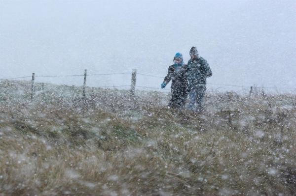 Alertă de vreme rea. Intră în vigoare un cod galben și portocaliu de vânt, ninsori şi viscol puternice