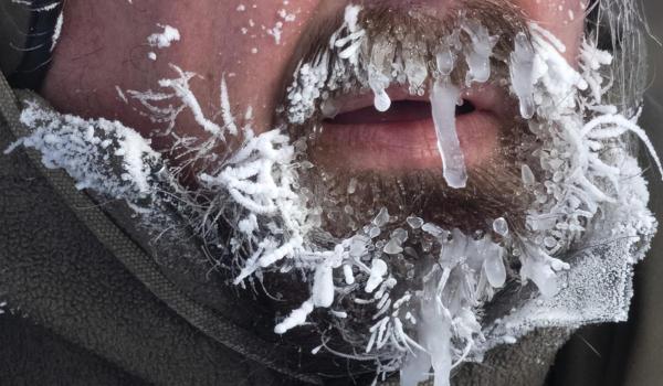 Bărbat de 66 de ani din Mărișelu, decedat după hipotermie severă și intoxicație alcoolică