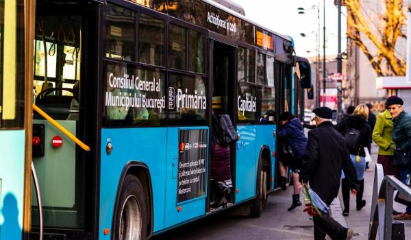 Propuneri de noi tarife pentru STB. Cu cât s-ar putea scumpi biletele pentru transportul în comun în Capitală