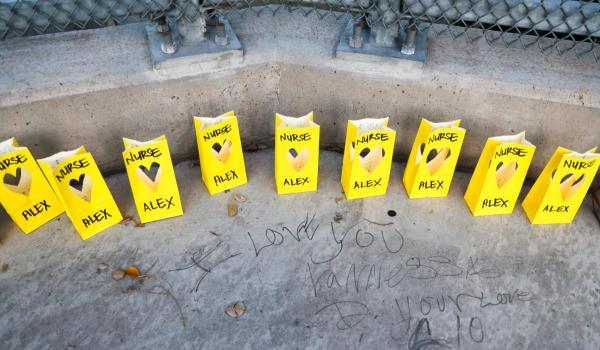 Peste un milion de dolari strânşi pentru familia lui Alex Pretti, după ce acesta a fost ucis de agenţii ICE