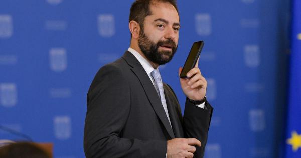 Banii românilor din Pilonul 2, direcţionaţi către anumite companii. Burnete: "Nu e nimic ieşit din comun"