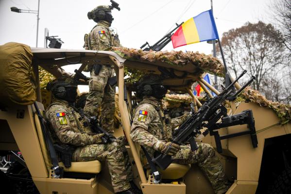 Tehnică militară pe străzile din București. Armata anunță deplasări pentru un exercițiu