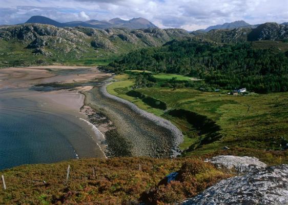 Ce a descoperit o turistă care a ajuns pe o insulă ştearsă de pe hărţi şi unde accesul a fost interzis