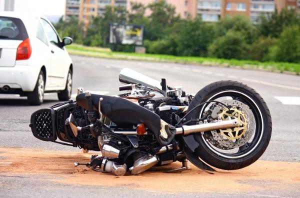 Logodnici au murit în două accidente de motocicletă diferite, la doar câteva ore distanţă, în Spania