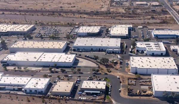 Washington Post: Clădiri industriale transformate în centre de detenţie ICE pentru 80.000 imigranţi