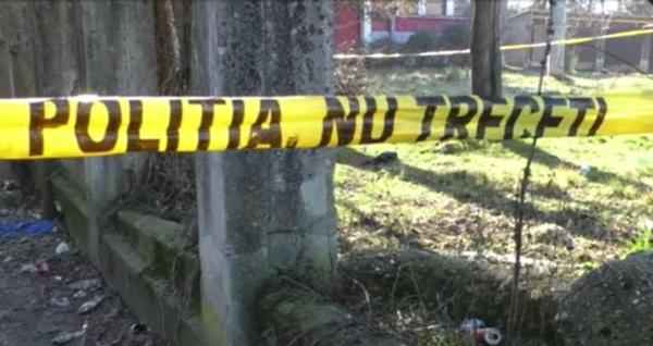 Oase umane, găsite lângă o casă în Slobozia. Un bărbat care îşi plimba câinele a făcut descoperirea macabră