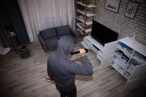 Primar din Brăila, jefuit în noaptea de Revelion. Hoţii au plecat cu 50.000 de lei