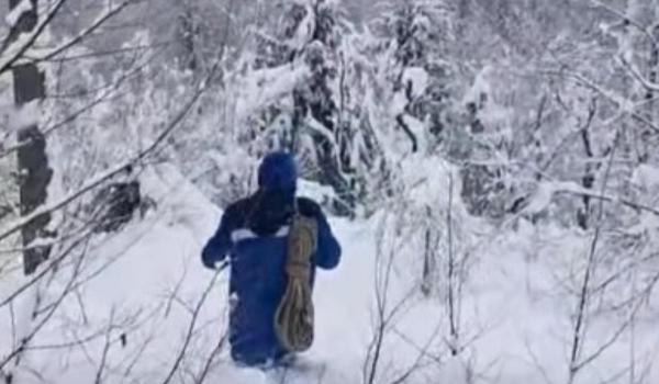 Peste 12.500 de români, încă fără curent electric din cauza ninsorilor