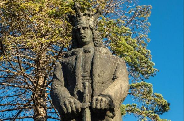 Pe 10 ianuarie 1475, armatele conduse de Ştefan cel Mare înfrâng armatele otomane conduse de Suleiman Paşa