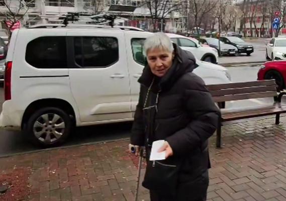 Reacția unei pensionare după ce a aflat că are de plată 700 de lei impozit la casă: Arză-v-ar focul să vă ardă