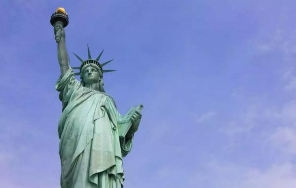 Work and Travel 2026. Condiţii, costuri şi locuri de muncă pentru tinerii români în SUA