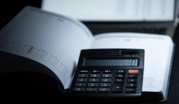 Risc de recesiune tehnică în România: "Scăderea consumului s-a accentuat"