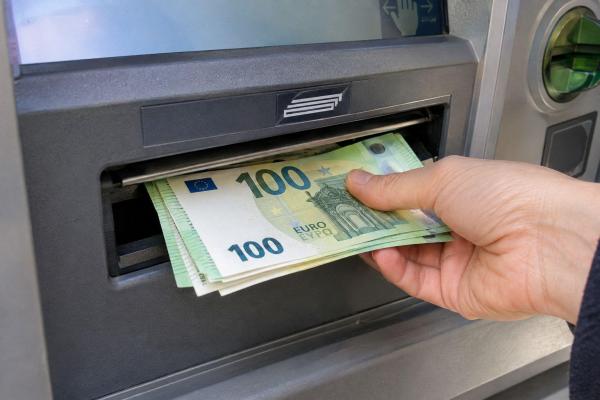 Când ar putea România să adopte moneda euro. Expert: "Ne-ar trebui un deceniu să ne reparăm casa"