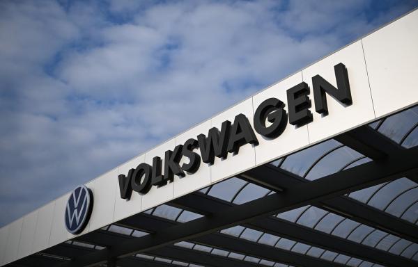 Volkswagen simte ameninţarea producătorilor auto chinezi şi cere protecţie din partea UE
