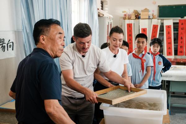 Echipele se reunesc la Asia Expres şi începe lupta pentru imunitate