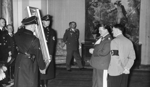 Un tablou care a trecut prin mâinile lui Hitler şi Kogălniceanu ar putea fi expus la un muzeu din Iaşi