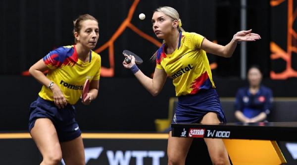 Bernadette Szocs (dreapta) şi Eliza Samara