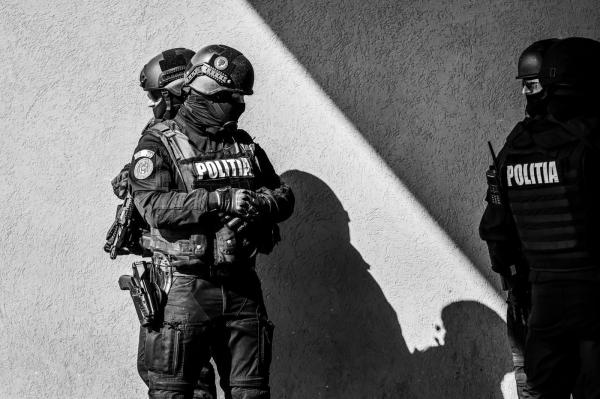 24 de români, expulzaţi din Irlanda. Au interdicţie 10 ani să mai intre în ţară