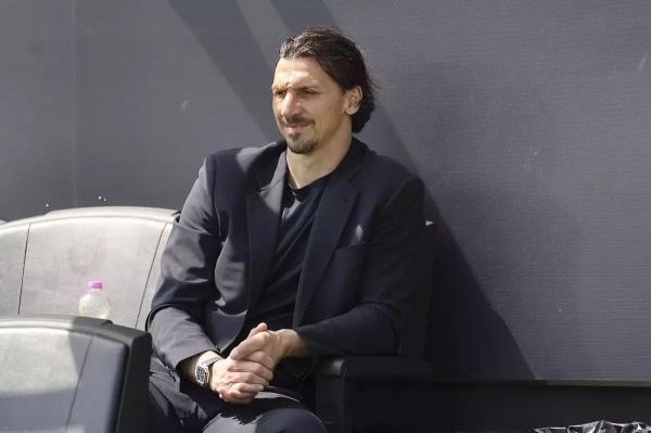 Pe 3 octombrie 1981 s-a născut fotbalistul suedez Zlatan Ibrahimovic