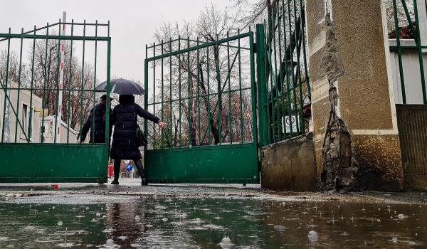 Cod galben de ploi în cinci judeţe până miercuri. Cât va ține episodul de vreme rea