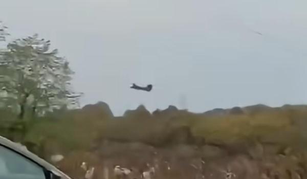 Elicopter militar prăbușit în Bosnia: 4 italieni morți, 11 răniți. Momentul, surprins de camere
