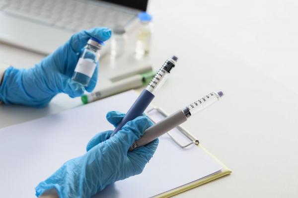 Descoperire revoluţionară a unor biologi, într-un laborator imporvizat la motel. Trump le tăiase finanţarea