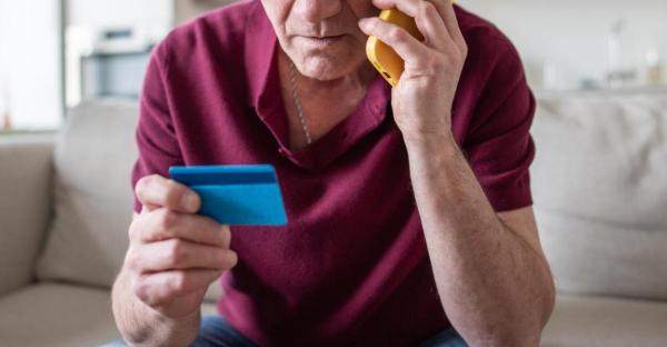 Fost director de bancă în Capitală, cercetat după ce a furat 100.000 € din contul unui client în vârstă