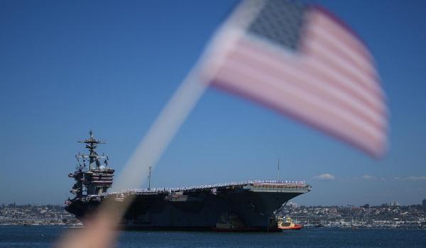 Portavionul USS Lincoln s-a întors în SUA, după un număr record de misiuni. Ce probleme au fost raportate