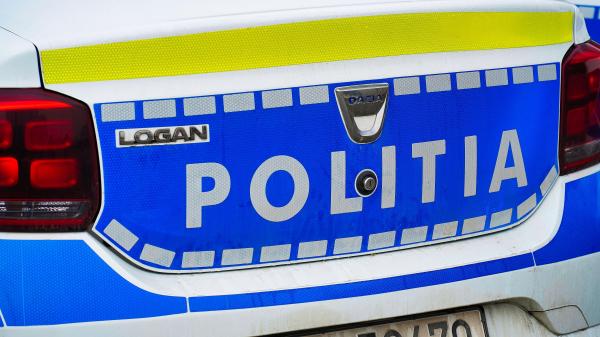 Descoperire macabră în Ialomița. Un cadavru desfigurat, găsit în câmp. Poliţia: Ar fi fost mâncat de animale