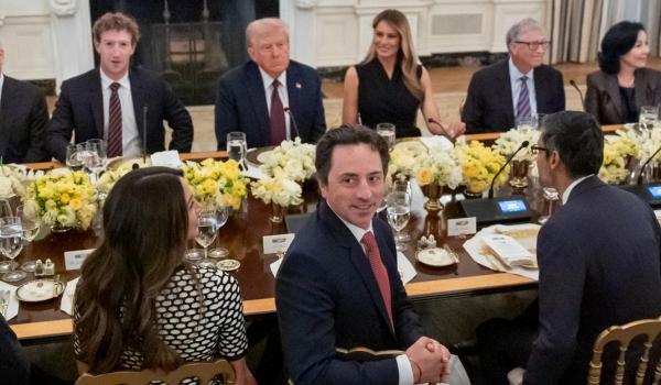 Unde fug ultra-bogaţii pentru a-şi salva averile: "Nu e corect să fii pedepsit atunci când ai succes"