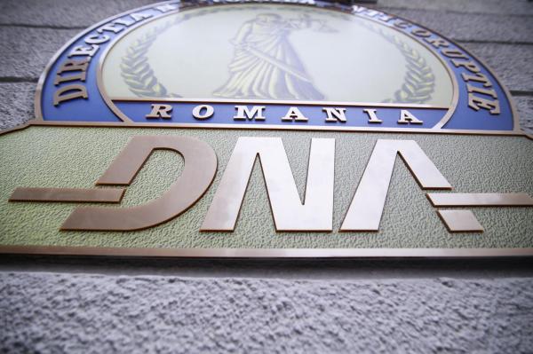 Primarul din Drăgușeni, trimis judecată de DNA pentru mită cerută în trei tranșe. Ar fi primit 90.000 lei