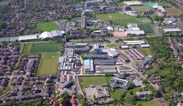 Clipe de panică în centrul unui oraş britanic, din cauza unei "substanţe misterioase"