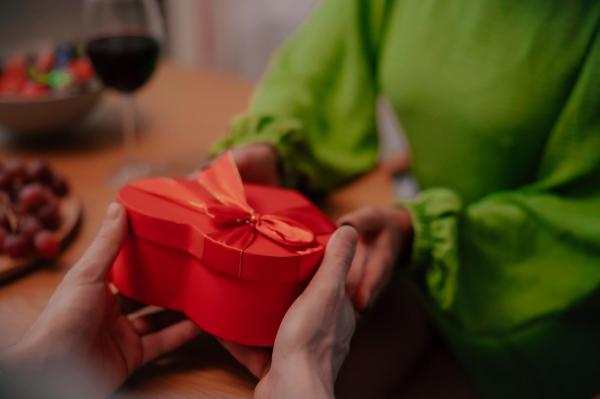 Valentine's Day 2026. Idei de cadouri pentru îndrăgostiţi