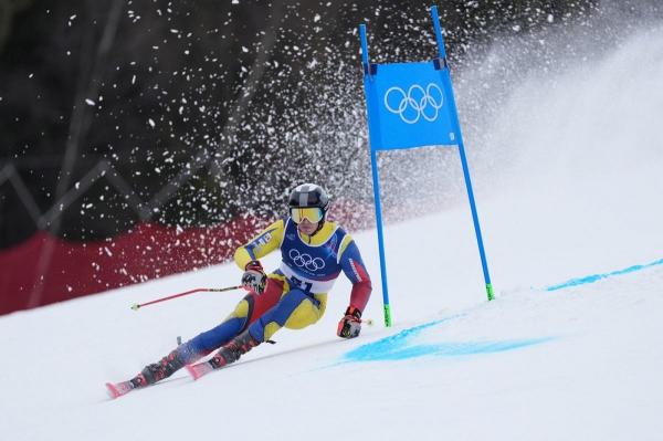 Alexandru Ştefănescu reprezintă România în competiţia de schi, la Jocurile Olimpice de iarnă 2026
