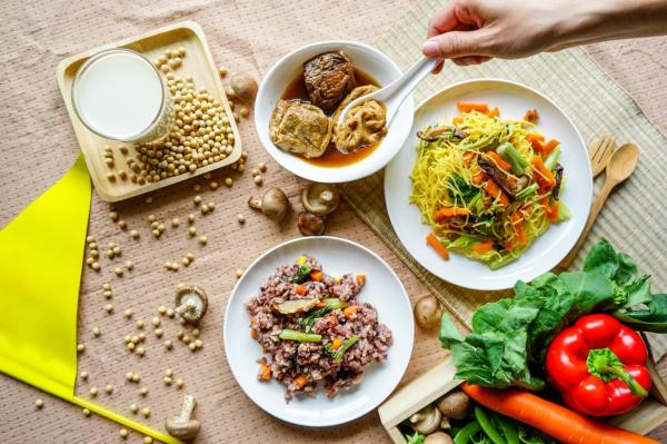 Postul Paștelui 2026. Ce alimente să alegi pentru o dietă echilibrată